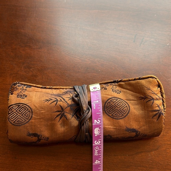 Red blossom jewelry roll for travel 4 compartments and ring holder roll tie & go - Picture 8 of 10